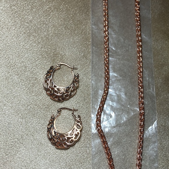 Rose Gold chain & matching earrings set - Picture 4 of 7